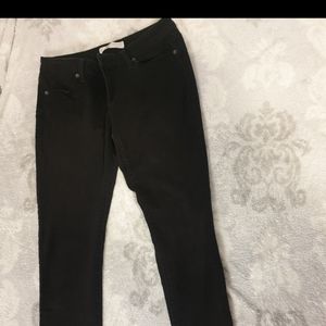 No Boundaries pants in size 11. Black color.